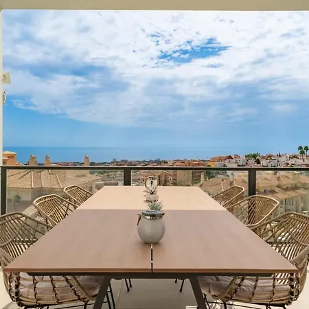 Tatil Evi Modern Townhouse With Sea Views Sitio de Calahonda