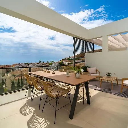 Modern Townhouse With Sea Views Tatil Evi Sitio de Calahonda