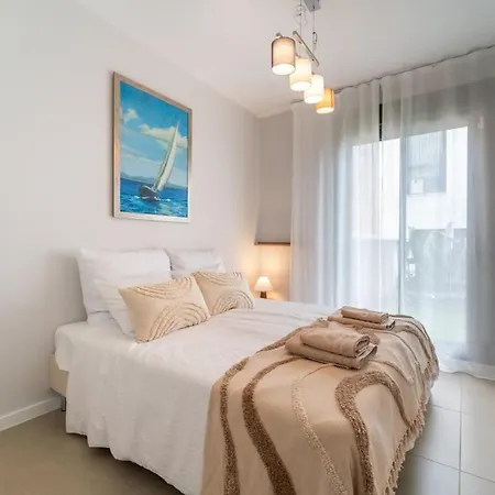 Tatil Evi Modern Townhouse With Sea Views