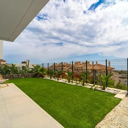 Modern Townhouse With Sea Views * Sitio de Calahonda