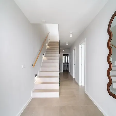 Modern Townhouse With Sea Views Tatil Evi