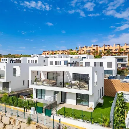Tatil Evi Modern Townhouse With Sea Views